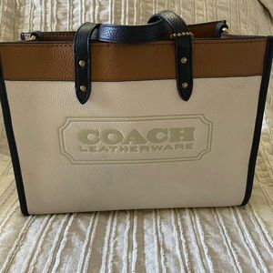 Coach Purse Field Signature Logo White Colorblock Pebble leather tote bag